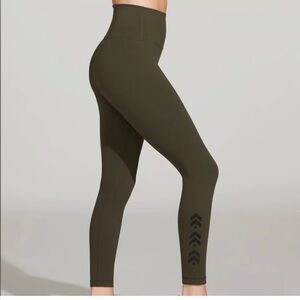 Lululemon x Barry's Bootcamp x Wunder Under High-Rise Tight in Dark Olive
